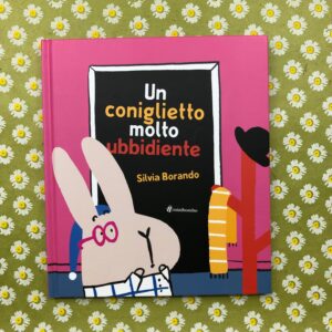 UN CONIGLIETTO MOLTO UBBIDIENTE
