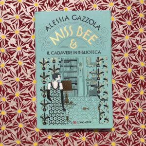 MISS BEE E IL CADAVERE IN BIBLIOTECA